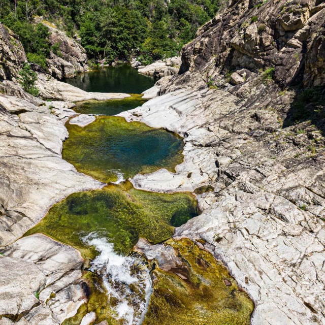 Les Gorges du Chassezac : un espace naturel à découvrir en Ardèche