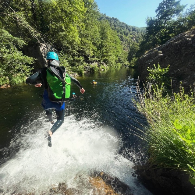 Faire du canyoning en Ardèche : les meilleurs spots